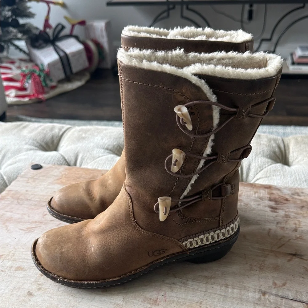 UGG Women's Tan‎ Leather Winter Boots